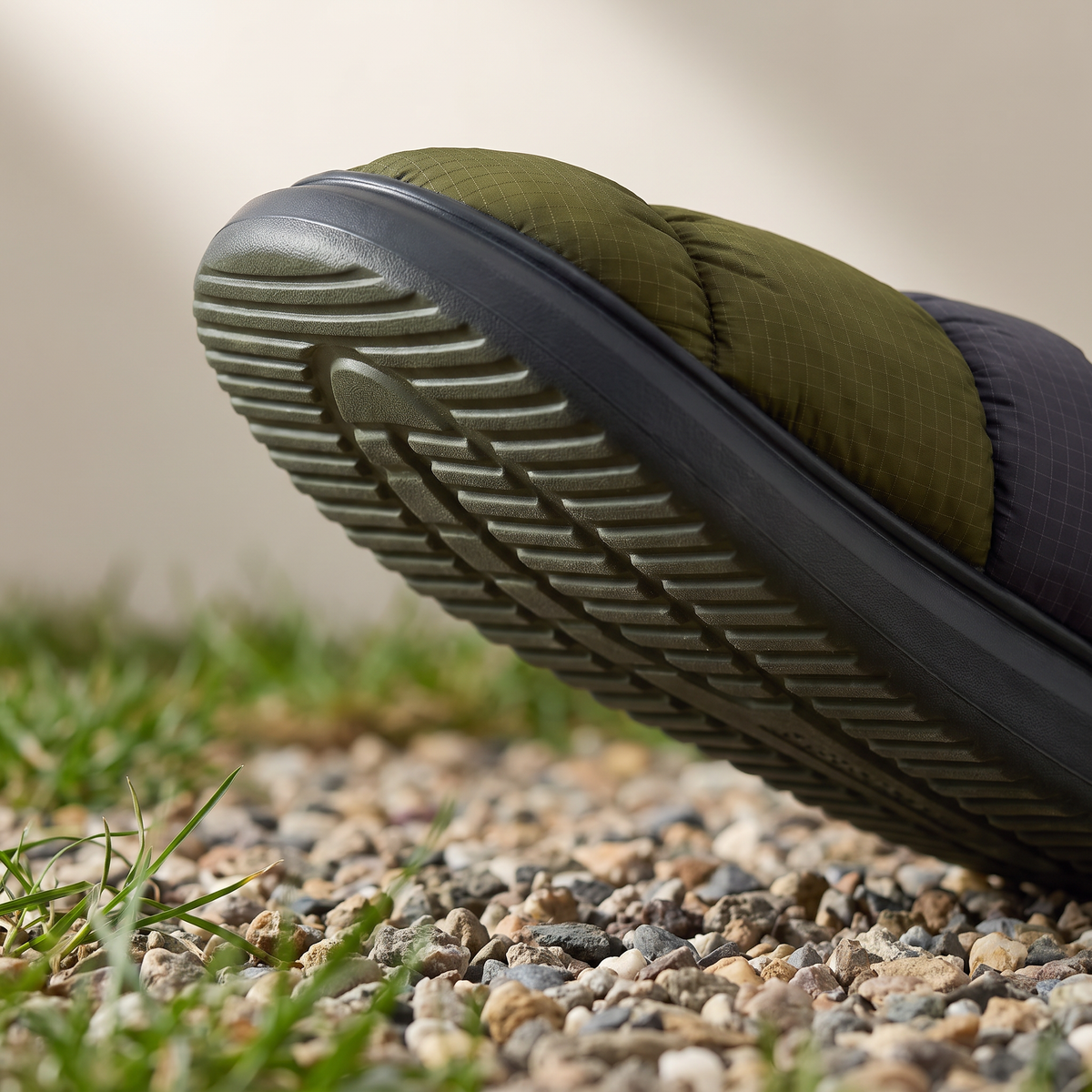 Camp-Pantoffeln geschlossen – warme Fleece-gefütterte Outdoor-Hausschuhe