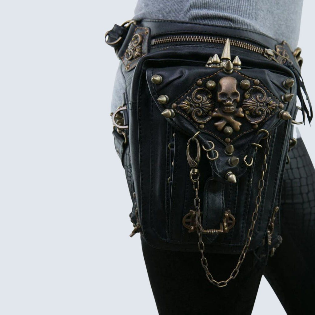 Clinbands - Gothic Gürteltasche mit Totenkopf-Verzierungen