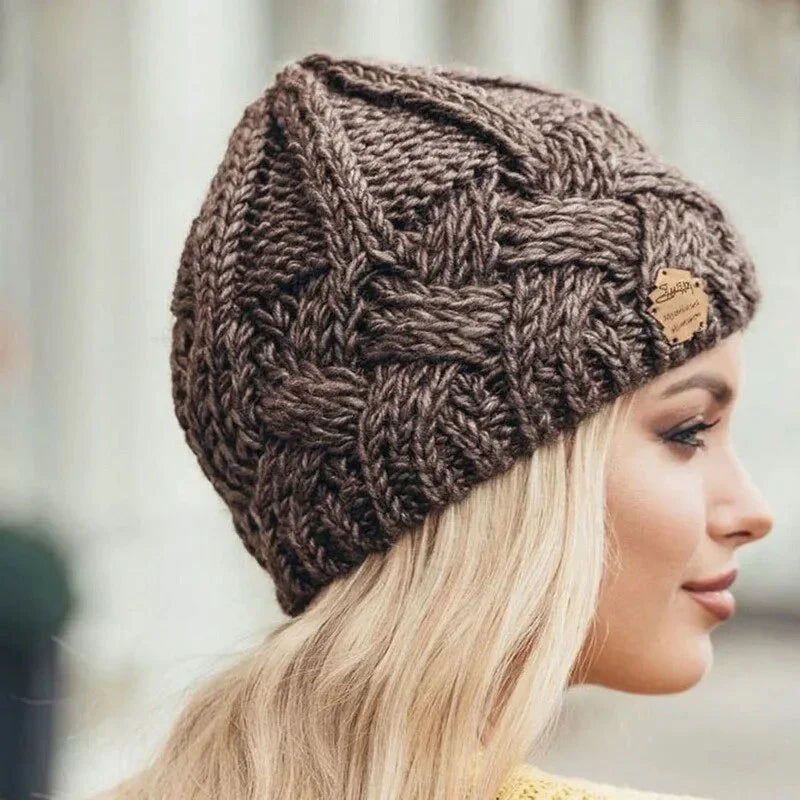 Damen Weiche Strickmütze mit Zopfmuster | Clinbands