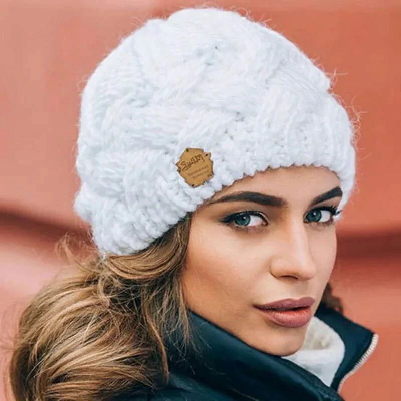 Damen Weiche Strickmütze mit Zopfmuster | Clinbands