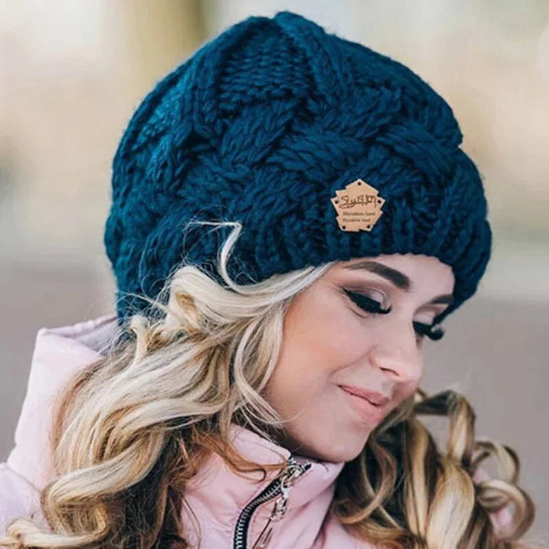 Damen Weiche Strickmütze mit Zopfmuster | Clinbands