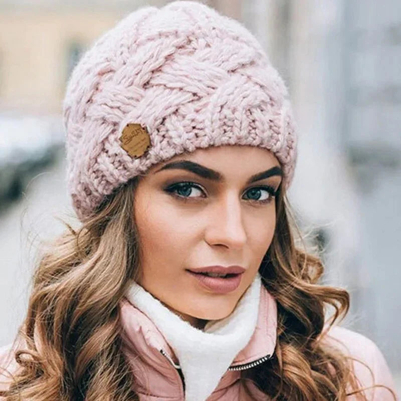 Damen Weiche Strickmütze mit Zopfmuster | Clinbands