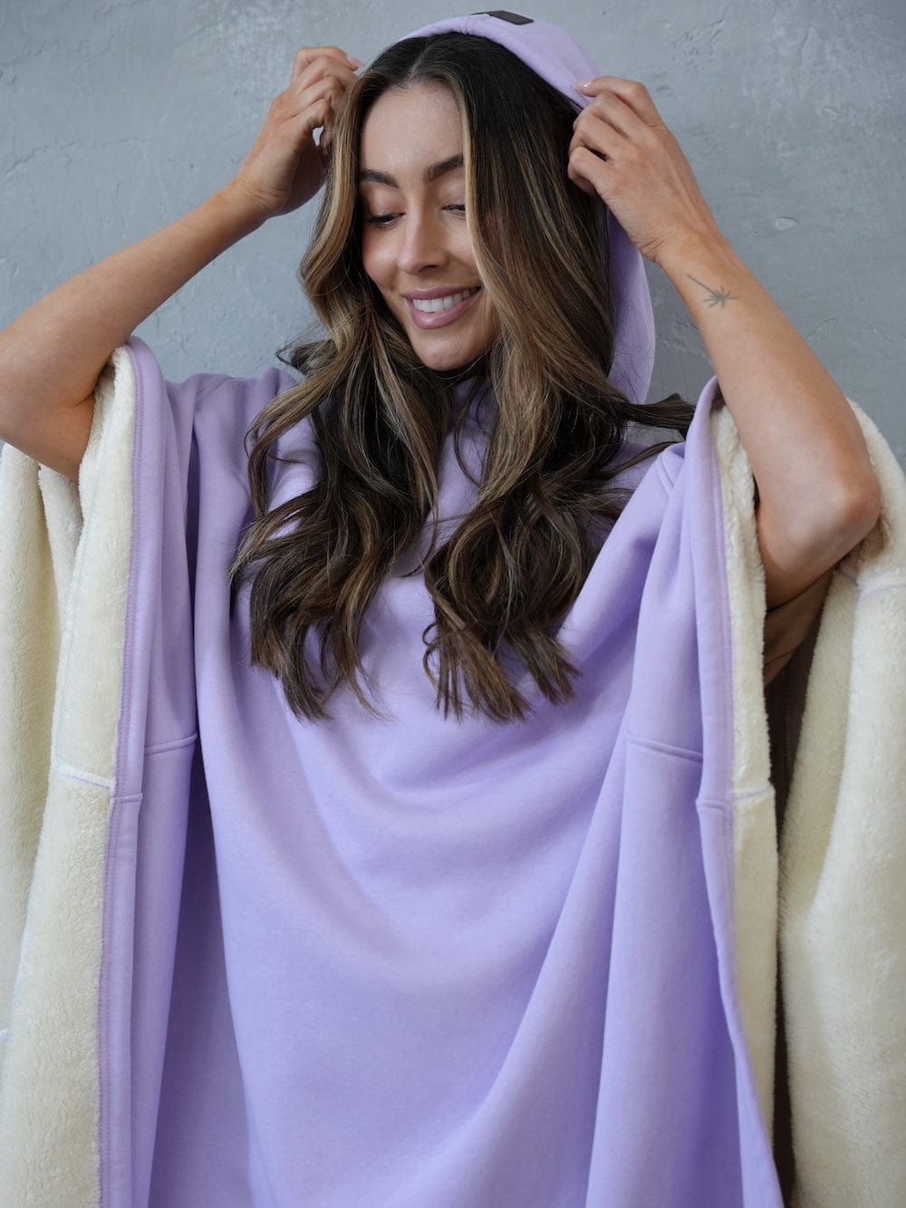 Gewichteter Cape-Hoodie