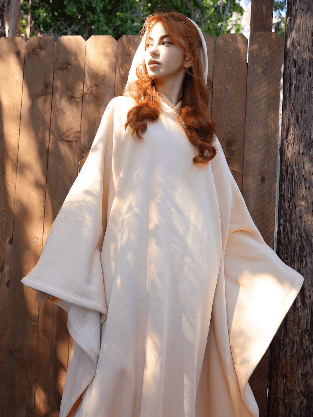 Gewichteter Cape-Hoodie – kuscheliger Baumwoll-Hoodie mit Kunstfellfutter