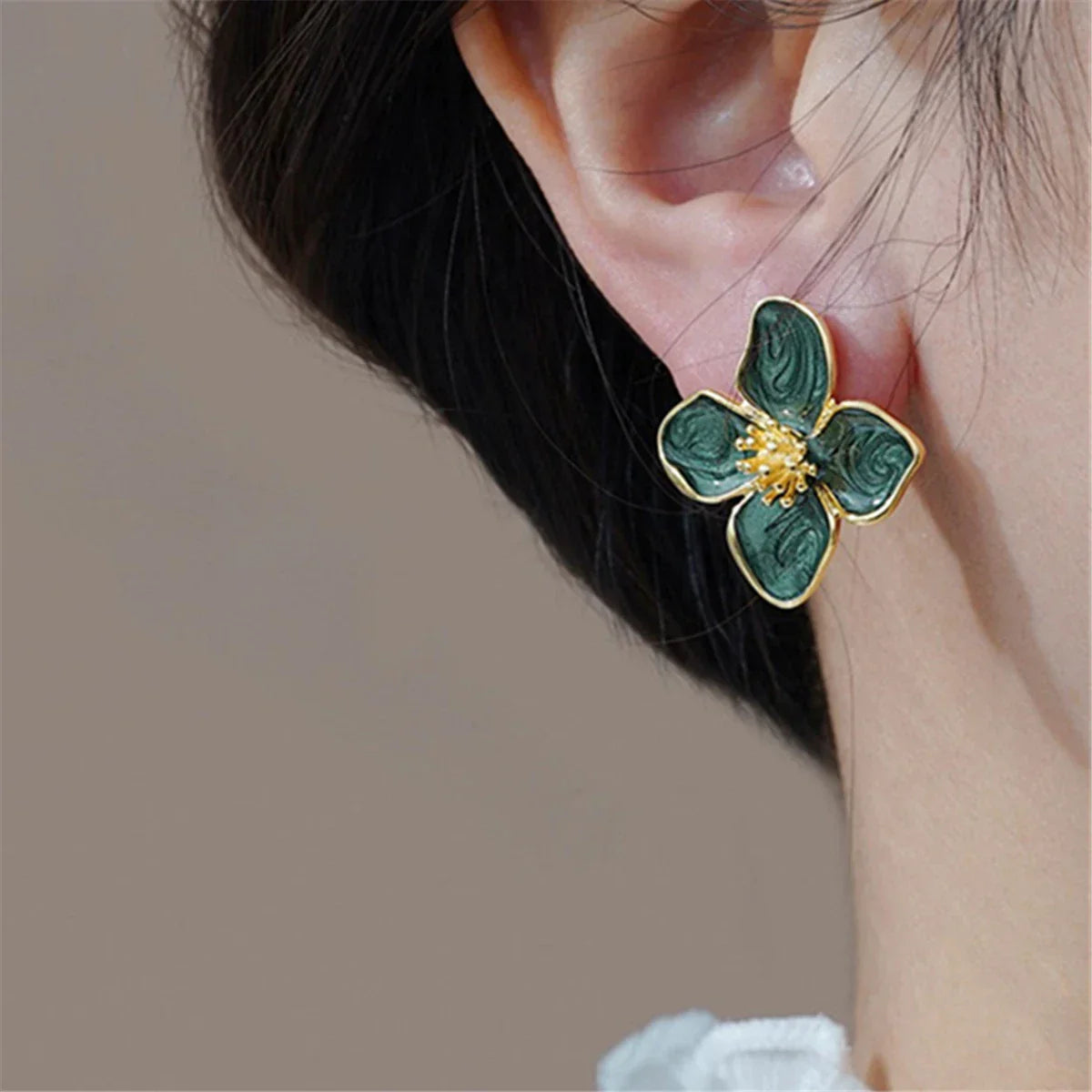 Clinbands Hibiskus Ohrstecker