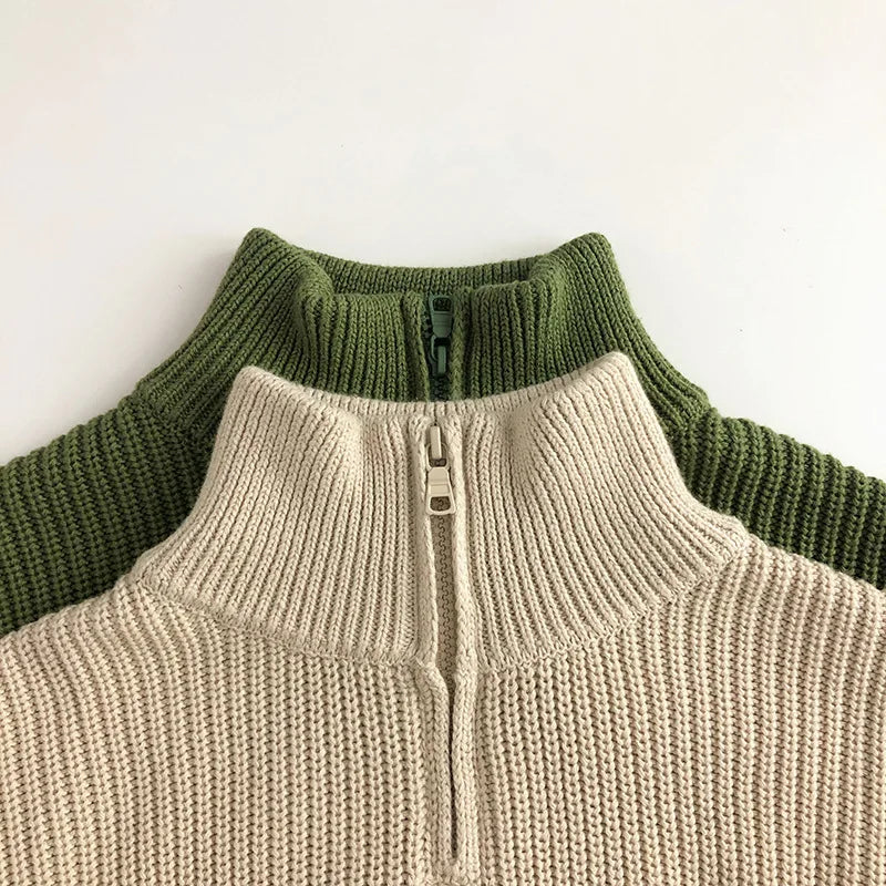 Gerippter Strickpullover mit Halbzip