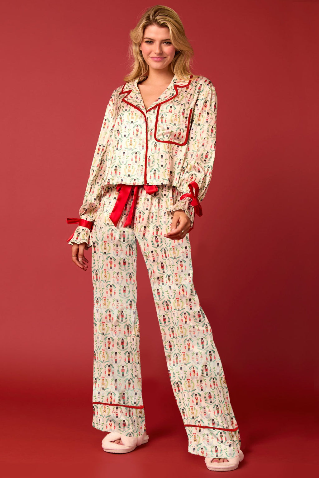 Damen luxuriöses Satin-Pyjama-Set mit niedlichem Nutcracker-Motiv Clinbands