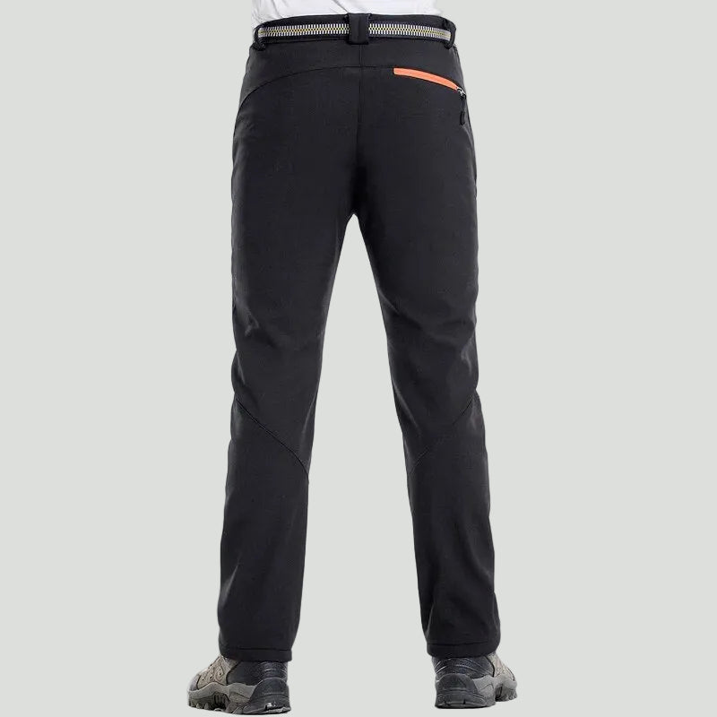 Isolierte Wanderhose – wasserabweisende Softshell für Kälte