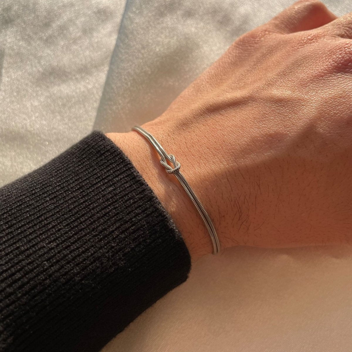 Clinbands | Elegantes Liebesknoten Armband für Damen