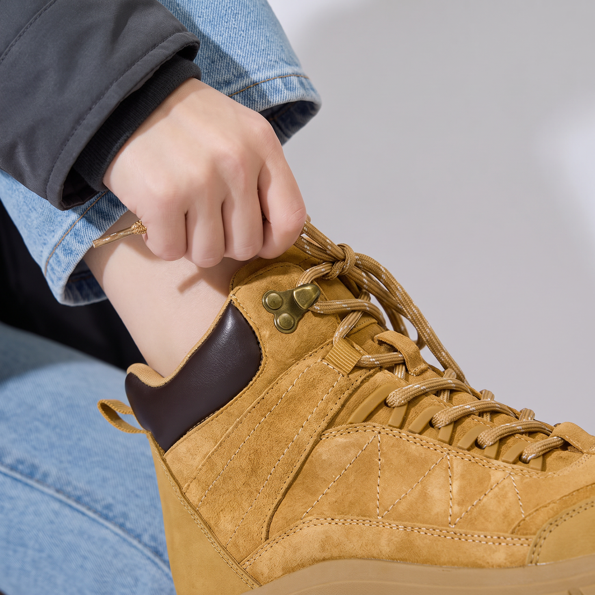 Damen Wanderstiefel – Wildleder-Knöchelstiefel mit klobiger Profilsohle